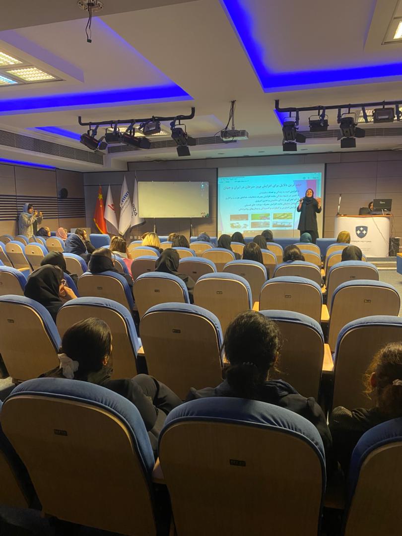 جلسه آموزشی «خودمراقبتی سازمانی» در شرکت خودروسازی فرداموتورز با تدریس دکتر ساناز منصوریان عضو هسته اموزش مرکز بهداشت شمال غرب 2 دانشگاه علوم پزشکی ایران برگزار شد 